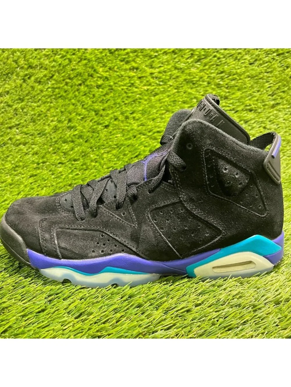 Nike Air Jordan 6 Retro Boys Size 6Y Black Blue Basketball Shoes Sneakers